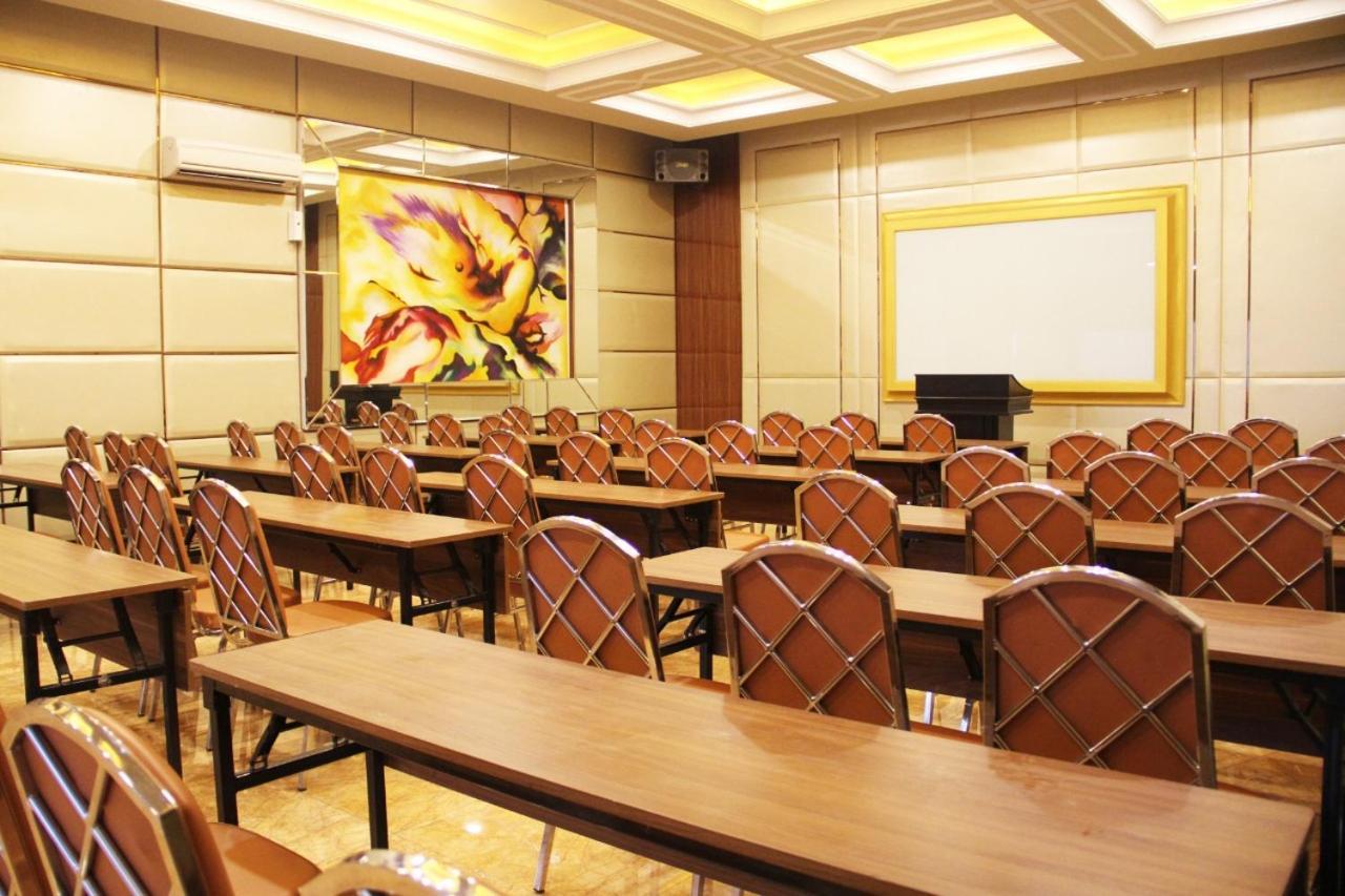 Olympic Hotel Jakarta Exterior foto